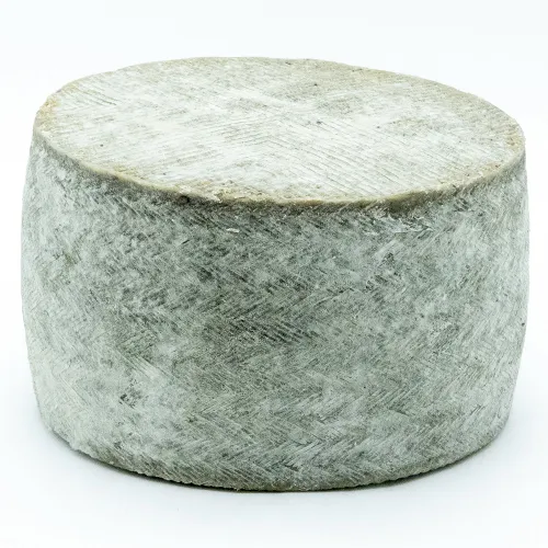 Queso de Oveja con Ajo negro 8 Queso de Oveja con Ajo negro