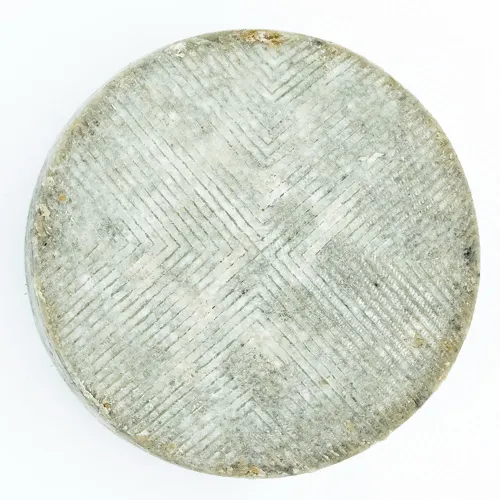 Queso de Oveja con Ajo negro 7 Queso de Oveja con Ajo negro